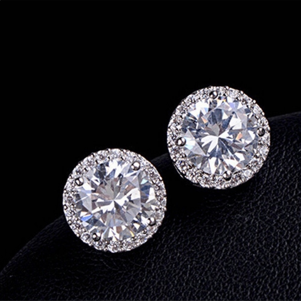 ‼️Last one‼️ White Gold Plated Halo Stud Earrings - Picture 4 of 5